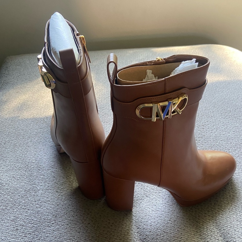 Michael Kors Women's Brown Leather Parker Platform Bootie Boots 4" Heel 10M New! - Picture 2 of 8